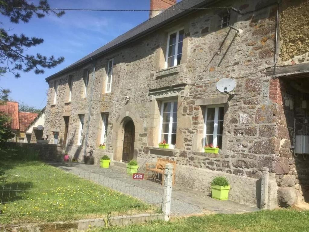 La Petellerie, Maison De Campagne Avec Piscine Pour Un Sejour Detente Moyon Kültér fotó