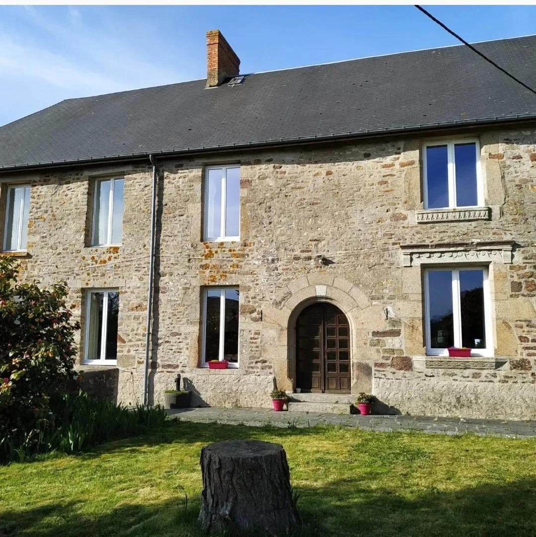 La Petellerie, Maison De Campagne Avec Piscine Pour Un Sejour Detente Moyon Kültér fotó